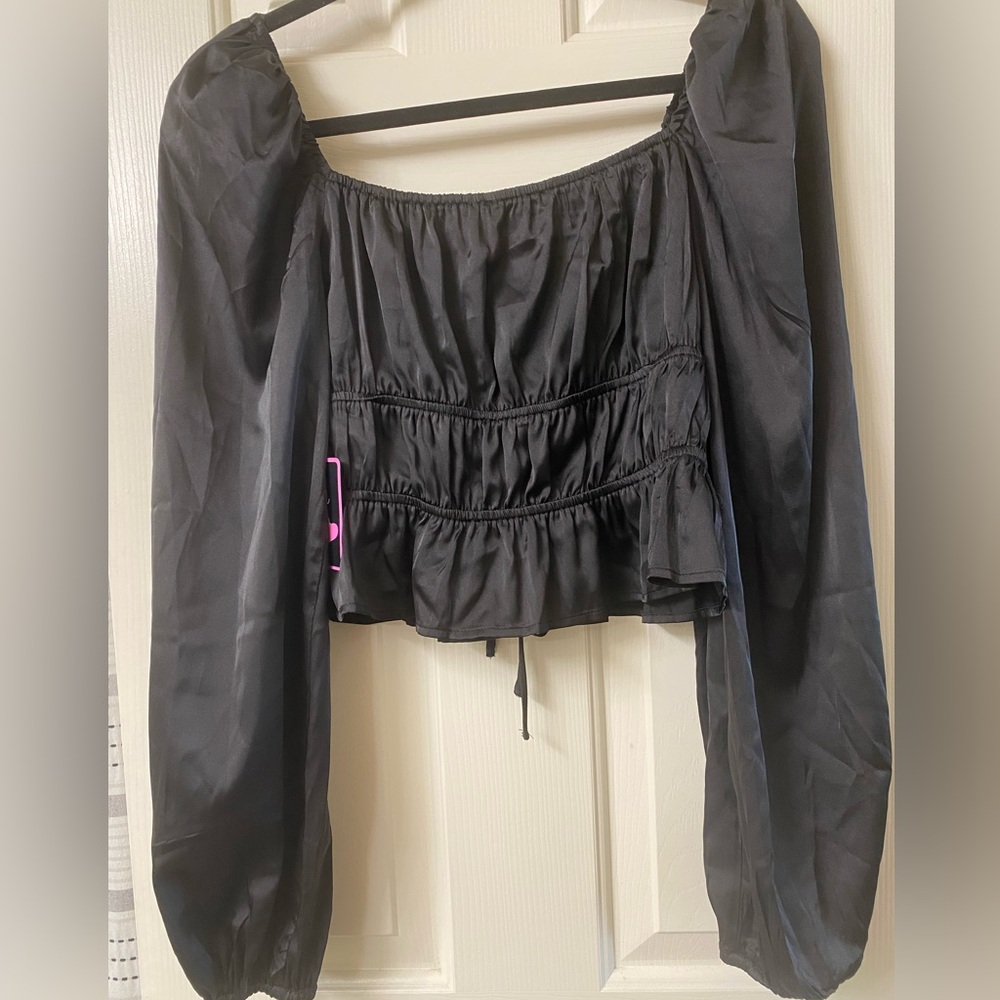 Mixed Threads Los Angeles Satin Black Puff Long Sleeve Crop Top Size Medium NWT - Picture 11 of 16
